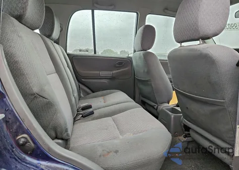 2001 Chevrolet Tracker z USA, uszkodzony, nr VIN 2CNBE13C016936808